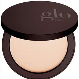 Glo Skin Beauty Pressed Base Powder Foundation